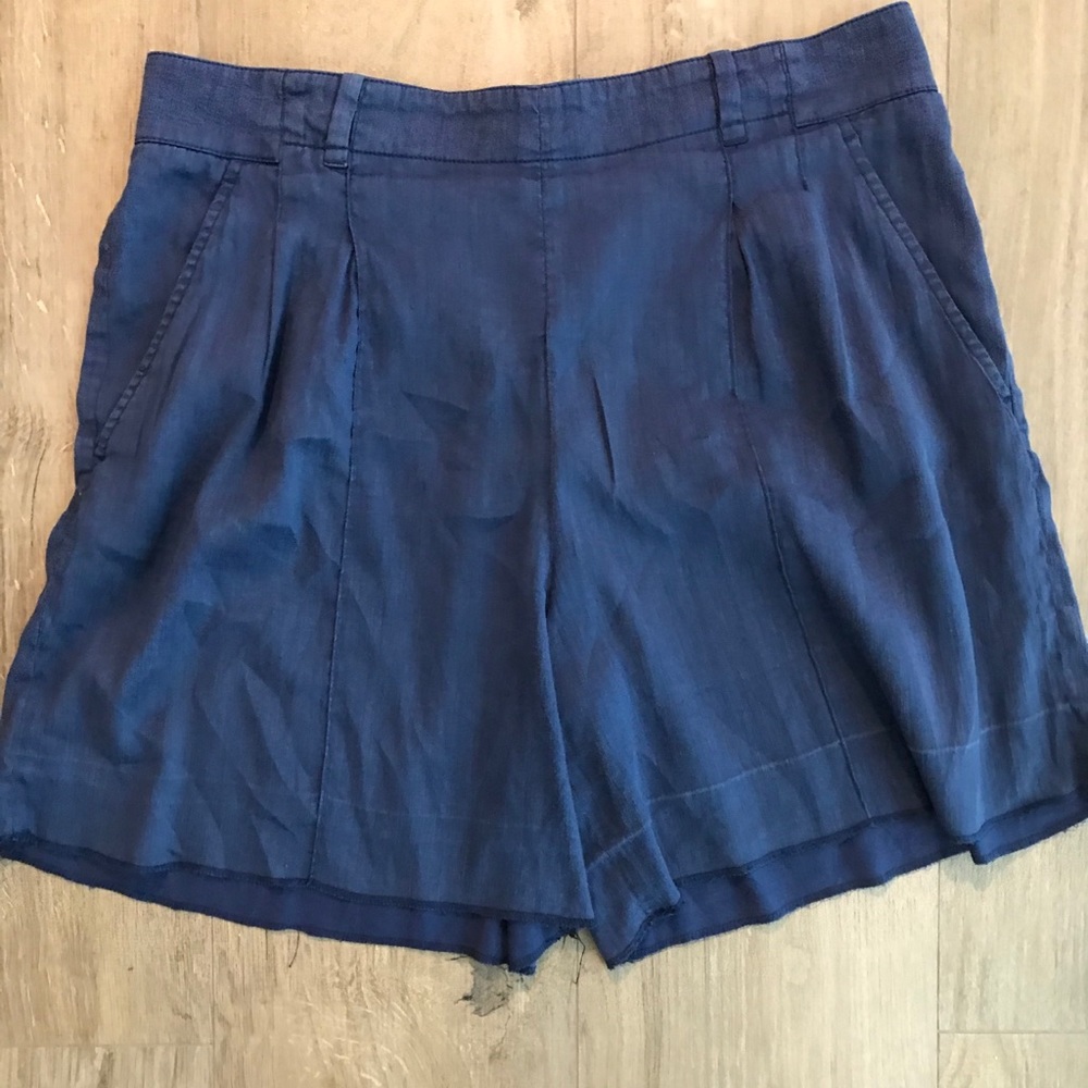Vince linen blend shorts. Size 10.